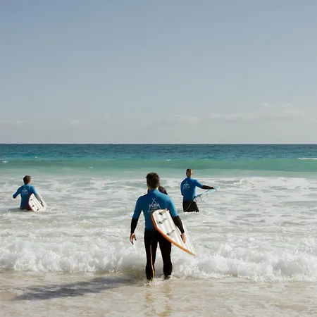 Pura Vida Surf Camp & School * La Oliva