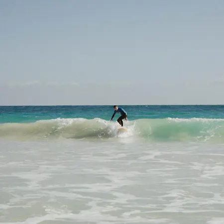 Pura Vida Surf Camp & School *