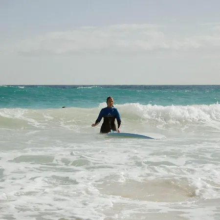 Pura Vida Surf Camp & School La Oliva