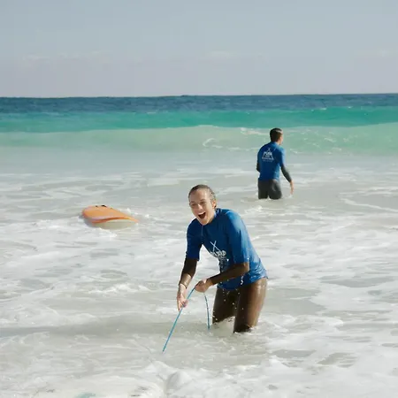 Pura Vida Surf Camp & School * La Oliva