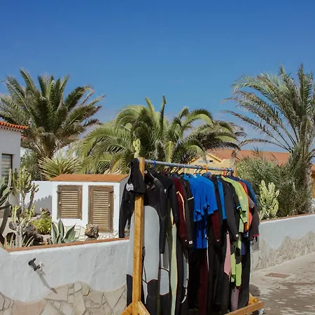 Pura Vida Surf Camp & School La Oliva