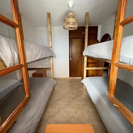 Pura Vida Surf Camp & School Hostel La Oliva