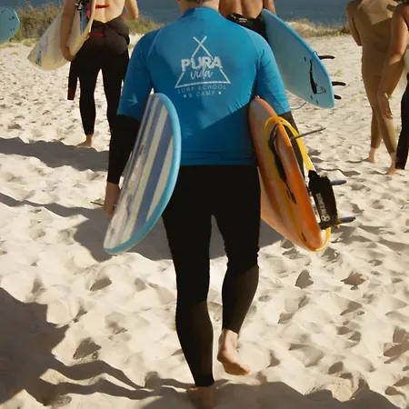Albergue Pura Vida Surf House