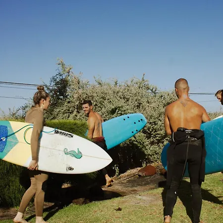 Pura Vida Surf House Albergue *