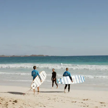 Albergue Pura Vida Surf House La Oliva