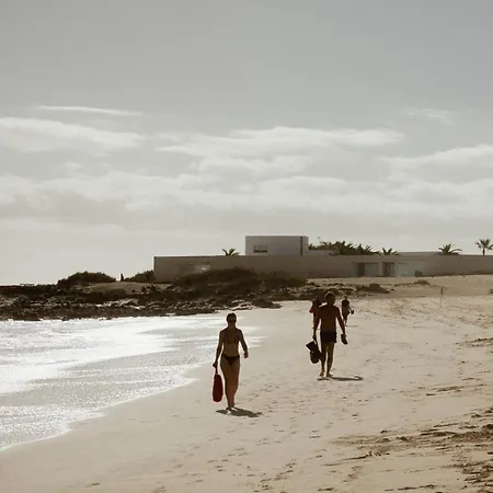 Pura Vida Surf House Albergue La Oliva