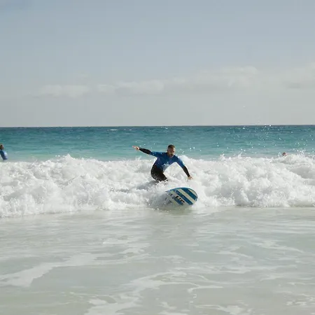 Albergue Pura Vida Surf House *