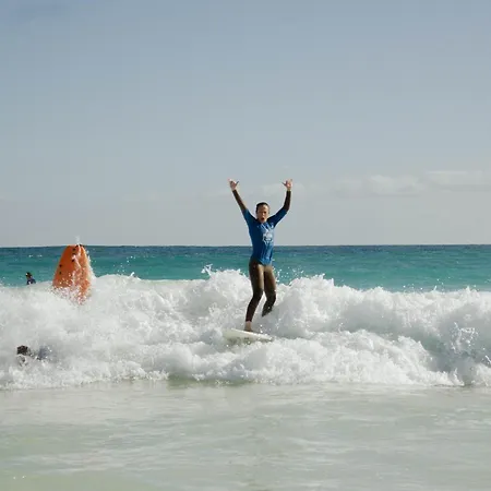 Pura Vida Surf House Albergue La Oliva