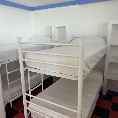 Albergue Pura Vida Surf House