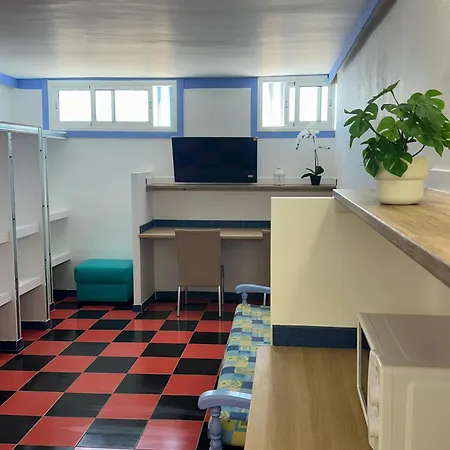 Albergue Pura Vida Surf House *