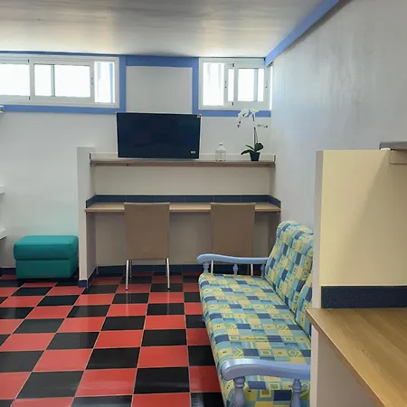 Pura Vida Surf House Albergue La Oliva