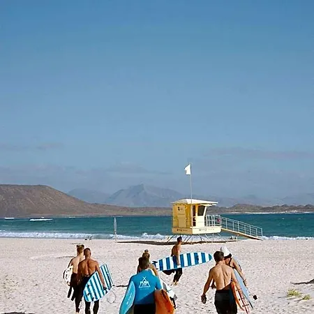 Pura Vida Surf House لا أوليفا